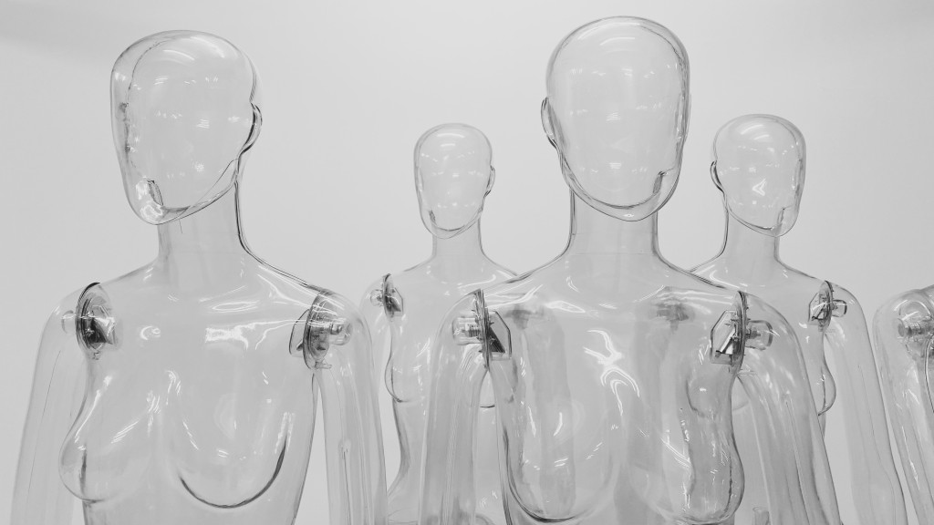 Salary talk - transparent human-shaped figurines