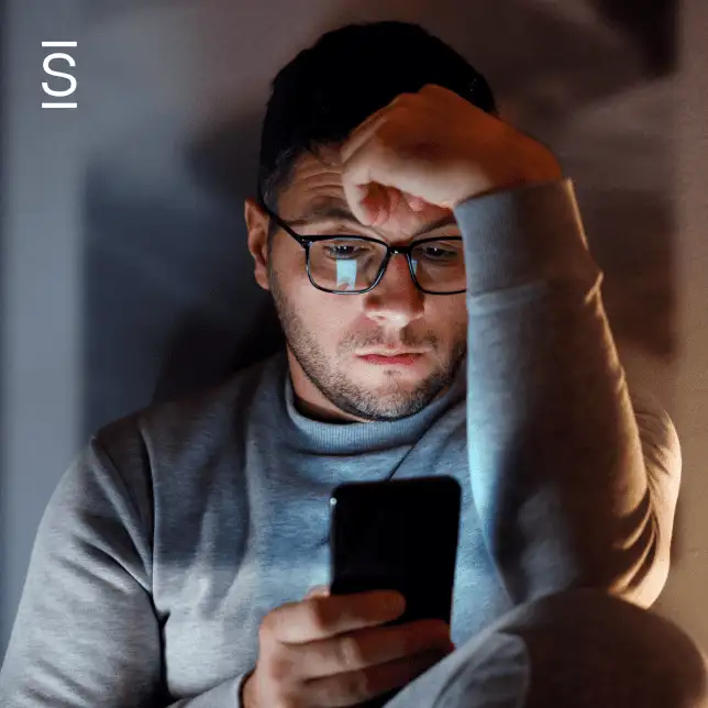 Loneliness at work solutions - Boost workplace connections with employee recognition