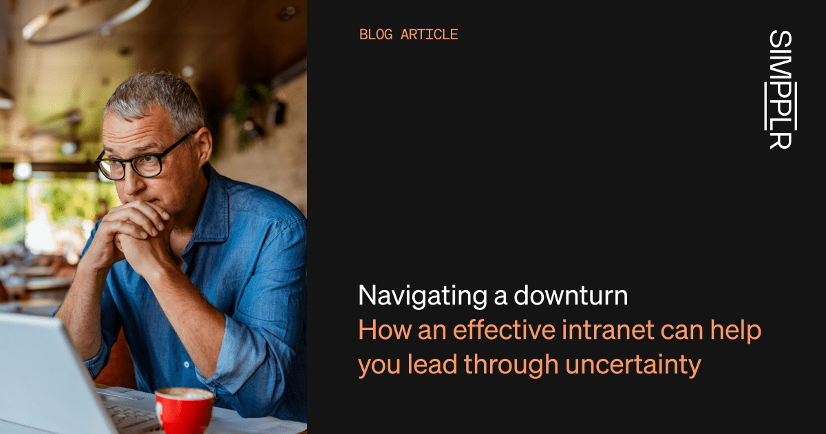 Intranet best practices: leaders utilizing an AI-driven intranet platform for transparent leadership communication.