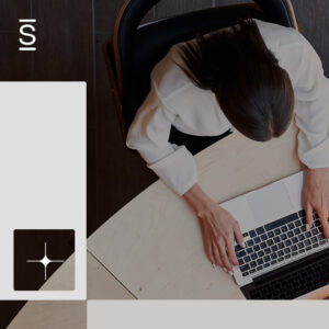 IC leaders guiding employees through people-centered AI adoption in the digital workplace