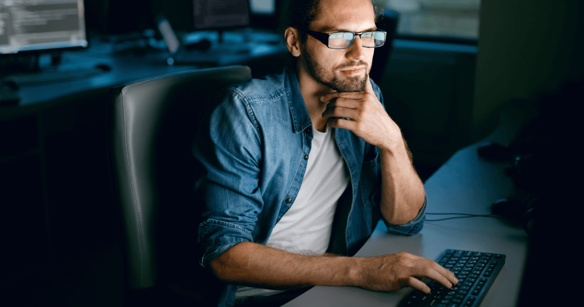 Tech professional using Simpplr's enterprise search feature to get updated information.